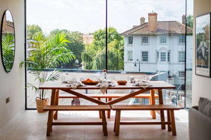 3 Bedroom Flat To Rent In Latitude House, Camden, London, NW1