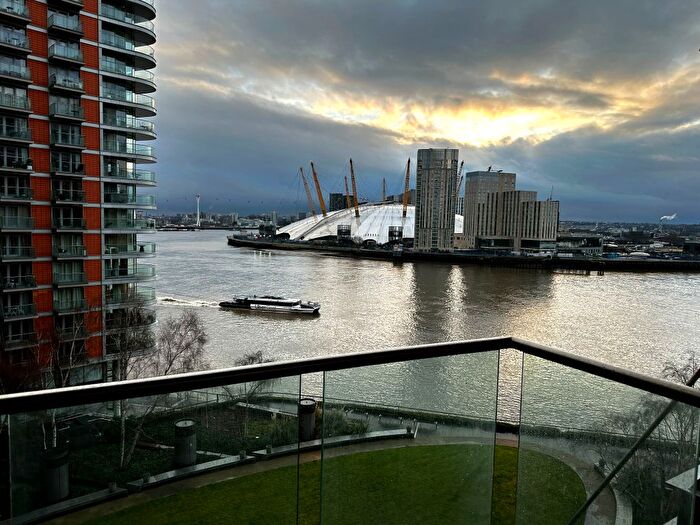 2 Bedroom Flat For Sale In Fairmont Avenue, London, E14