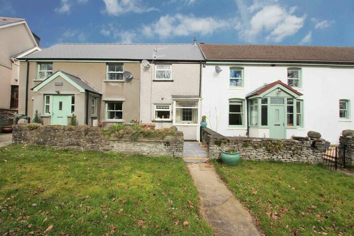 2 Bedroom Terraced House To Rent In Twyn Road, Hengoed, CF82