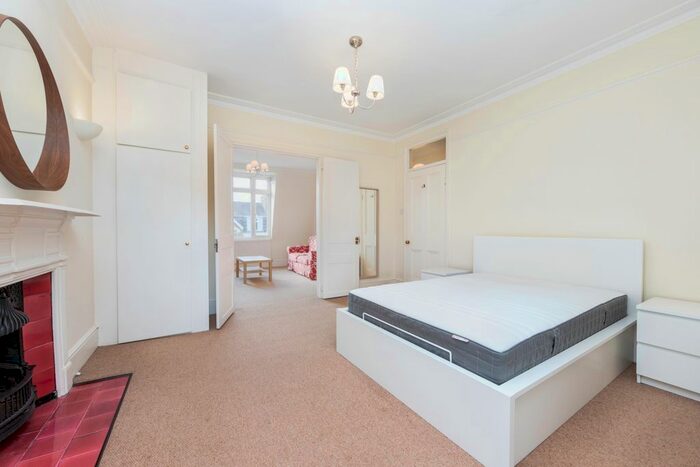 2 Bedroom Flat To Rent In Widley Road, Off Elgin Avenue, Maida Vale, London, W9
