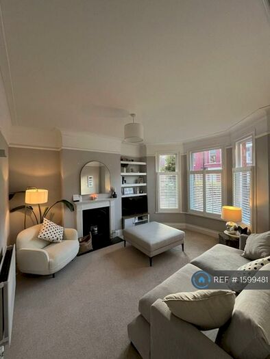2 Bedroom Flat To Rent In Glenfield Road, London, SW12