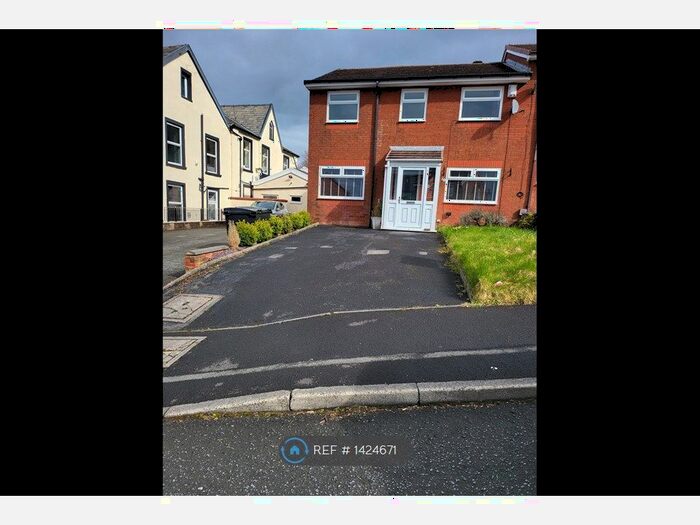 5 Bedroom Semi-Detached House To Rent In Peel Park Close, Accrington, BB5