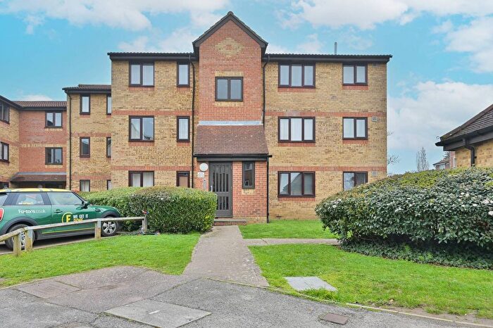 1 Bedroom Flat For Sale In Arran House, Watford, WD18