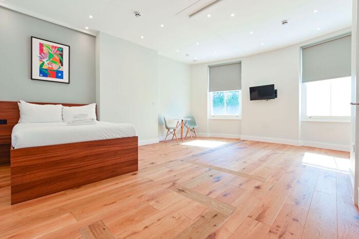 Studio To Rent In Flat Leinster Square, Bayswater, W2
