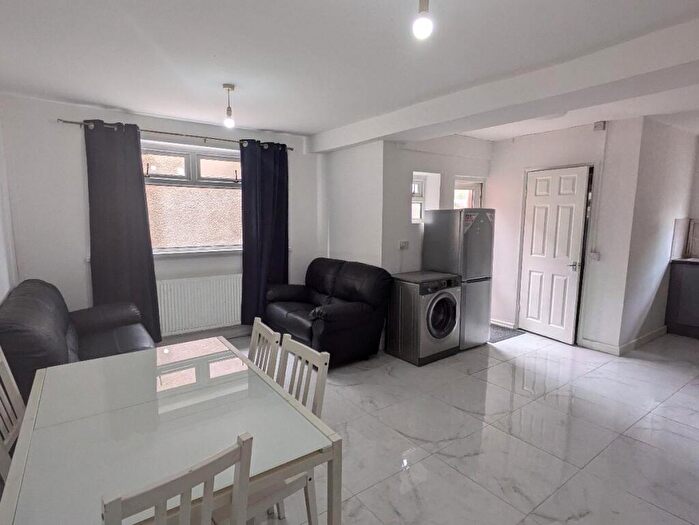 6 Bedroom Terraced House To Rent In Wyeverne Road, Cardiff, CF24