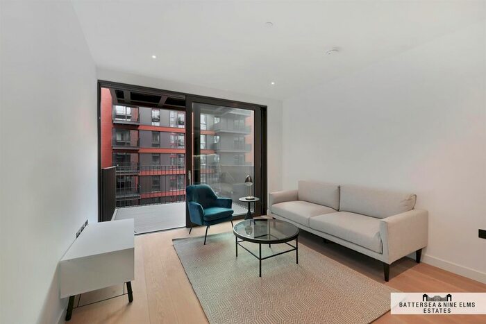 2 Bedroom Flat To Rent In The Modern, Embassy Gardens, SW11
