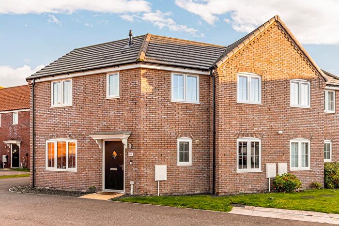 3 Bedroom Semi Detached House For Sale In Willow Court, Cowbit, PE12