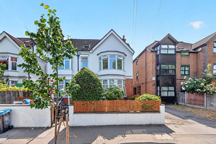 1 Bedroom Flat For Sale In Norbury Avenue, Thornton Heath, CR7