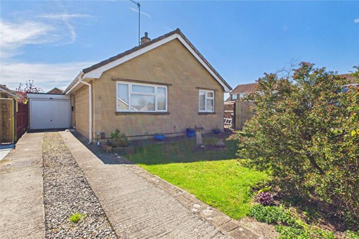 2 Bedroom Bungalow For Sale In Orwell Close, Greenmeadow, Swindon, SN25