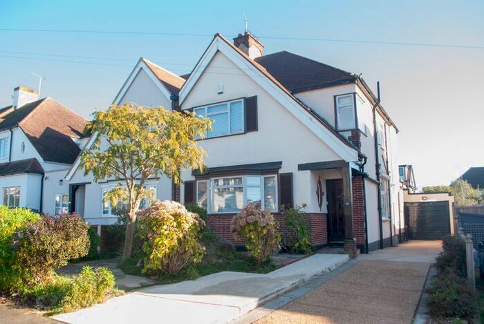 4 Bedroom Semi-Detached House To Rent In Berkeley Gardens, Leigh-On-Sea, SS9
