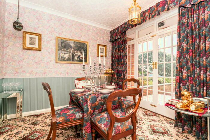 2 Bedroom Detached Bungalow For Sale In Inner Promenade, Fairhaven, Lytham St Annes, FY8