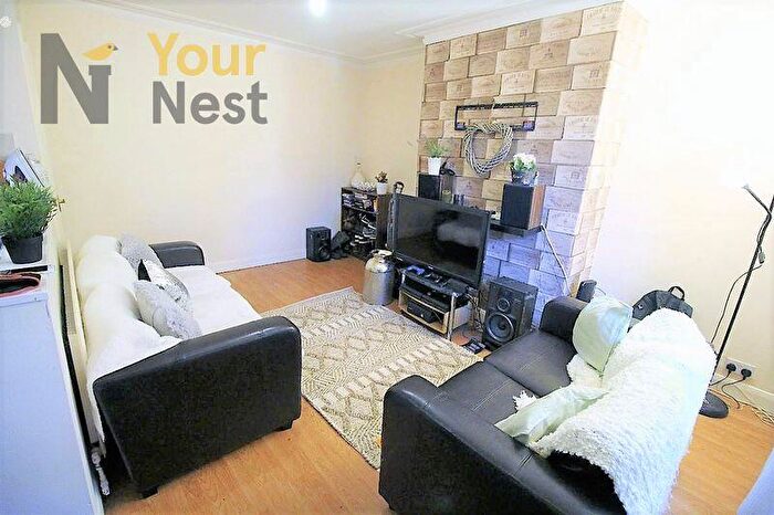 3 Bedroom Detached House To Rent In Haddon Avenue, Kirkstall, Leeds, LS4