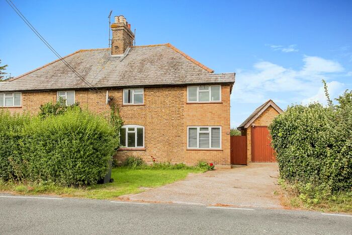 3 Bedroom Semi-Detached House For Sale In Stambridge Road, Stambridge, Rochford, Essex, SS4