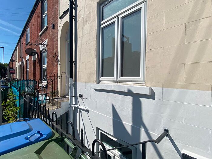 2 Bedroom Flat To Rent In St. Marys Road, Bevois Town, Southampton, Hampshire, SO14