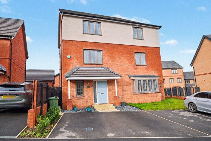 3 Bedroom Semi Detached House For Sale In Staithes Drive, Wakefield, West Yorkshire, WF1