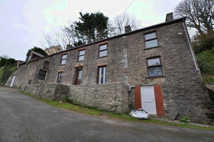 4 Bedroom Property For Sale In Pendine, Carmarthen, SA33