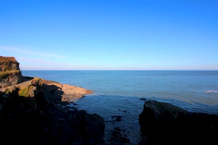 3 Bedroom Maisonette To Rent In Capstone Crescent, Ilfracombe EX34