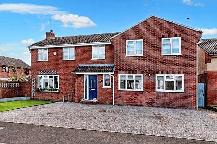 4 Bedroom Detached House For Sale In Bytham Heights, Castle Bytham, Grantham, NG33