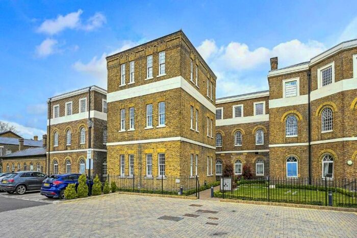 2 Bedroom Flat To Rent In Hilda Road, Southall, UB2