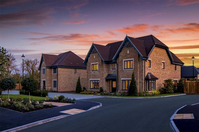 5 Bedroom Detached House For Sale In Hayfield Crescent, Risborough Road, Little Kimble, Buckinghamshire, HP17