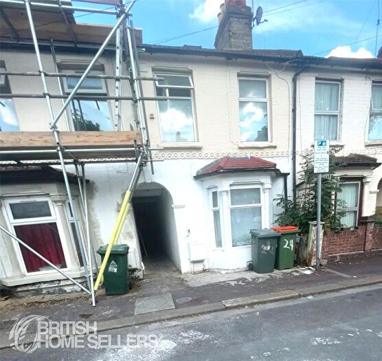 6 Bedroom End Of Terrace House For Sale In Gloucester Road, London, E12