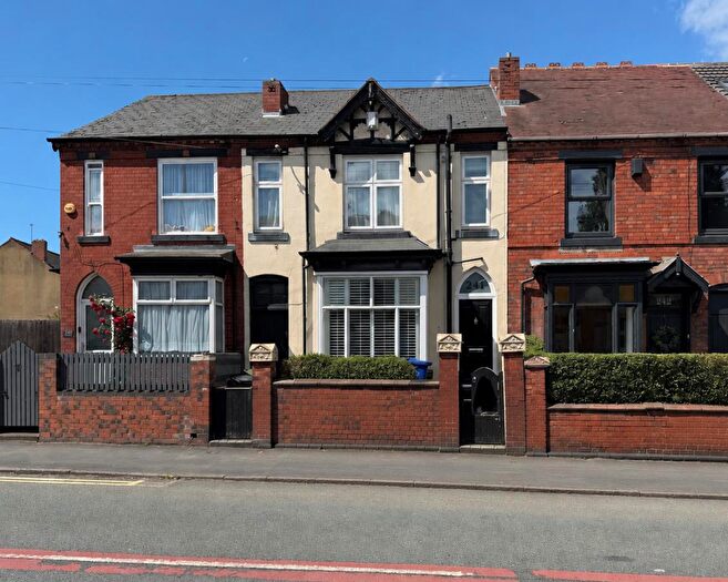 3 Bedroom Terraced House For Sale In Long Lane, Halesowen, West Midlands, B62