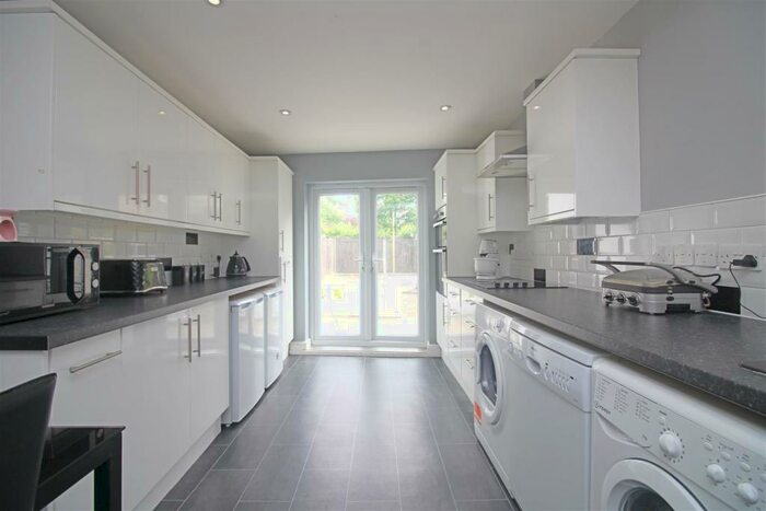 3 Bedroom House To Rent In Wellington Road, London, E17