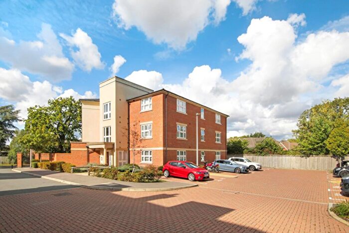 1 Bedroom Apartment For Sale In Joseph Court, Wokingham, RG41