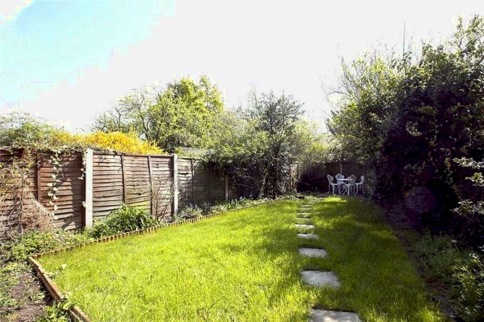 1 Bedroom Apartment To Rent In Harold Road, London, N8