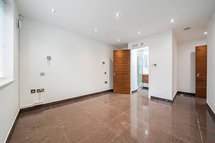 2 Bedroom Flat To Rent In Haddo Street, Greenwich, London, SE10