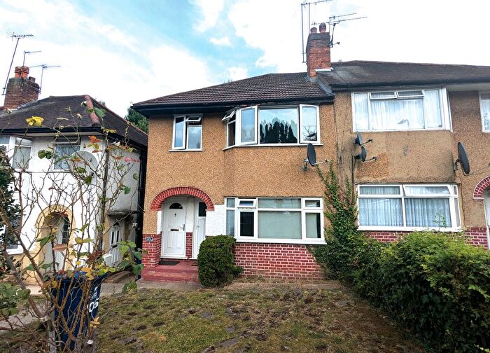 1 Bedroom Flat For Sale In Connell Crescent, London, W5