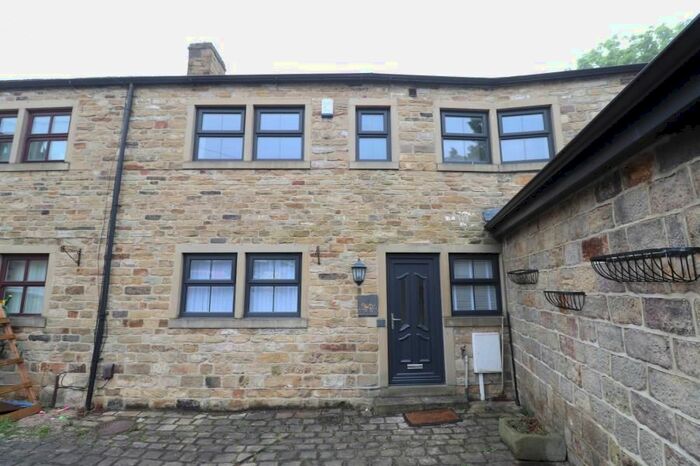 3 Bedroom Semi-Detached House To Rent In Clifton Fold, Clifton Road, Pudsey, LS28