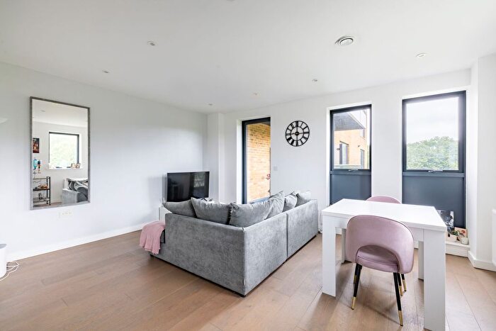 1 Bedroom Flat For Sale In Leaden Hill, Smitham Court, CR5