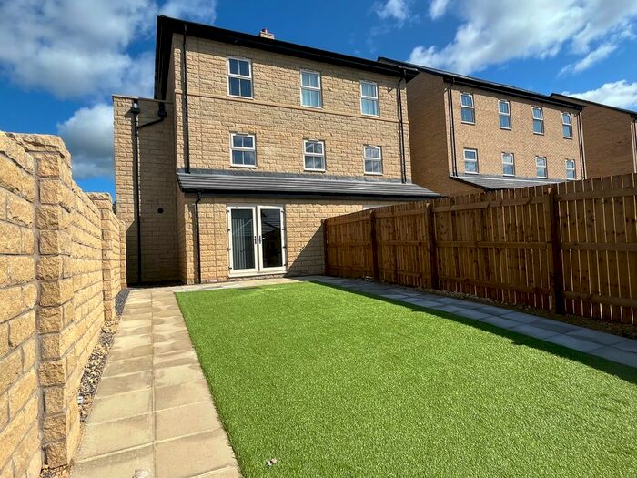 4 Bedroom Property To Rent In Lilac Avenue, Seacroft, Leeds, LS14