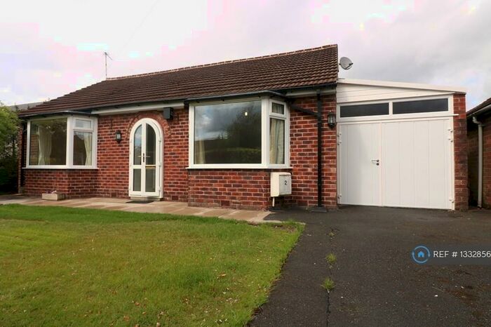 2 Bedroom Bungalow To Rent In Park Avenue, Bramhall, Stockport, SK7