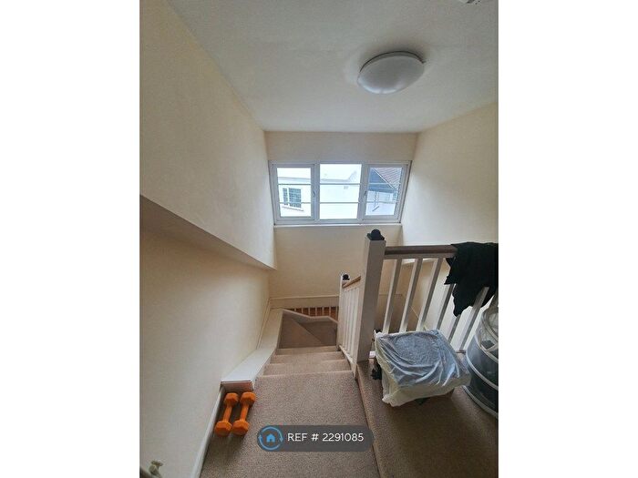 6 Bedroom End Of Terrace House To Rent In Donnington Grove, Southampton, SO17