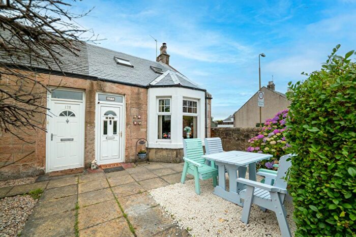 1 Bedroom Cottage For Sale In West Main Street, Broxburn, EH52