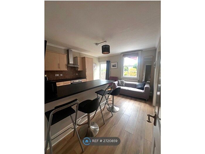 3 Bedroom Flat To Rent In Frankley Buildings, Bath, BA1