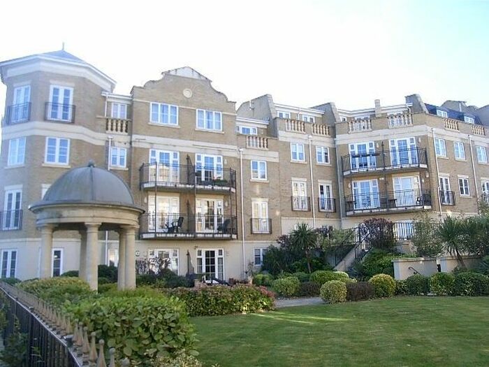 2 Bedroom Flat To Rent In Regents Riverside, Reading, RG1