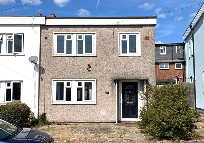 3 Bedroom Semi-Detached House For Sale In Colne Drive, Romford, Havering, RM3