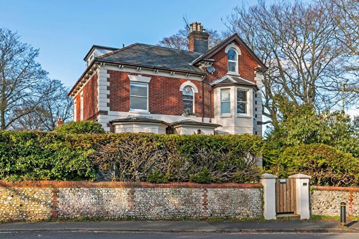 2 Bedroom Flat To Rent In Cheriton Road, Springhill Cheriton Road, SO22