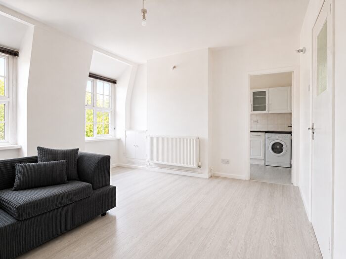 2 Bedroom Flat To Rent In Topham Square, Tottenham, London, N17