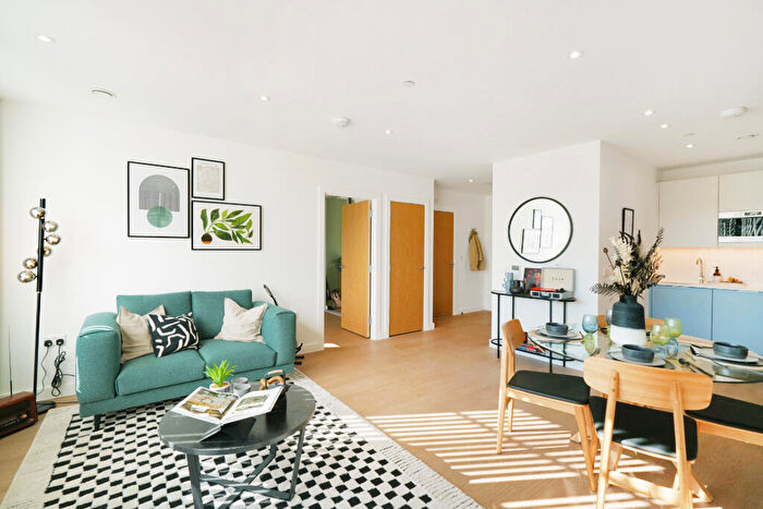 1 Bedroom Apartment To Rent In Sadlers Place, B5