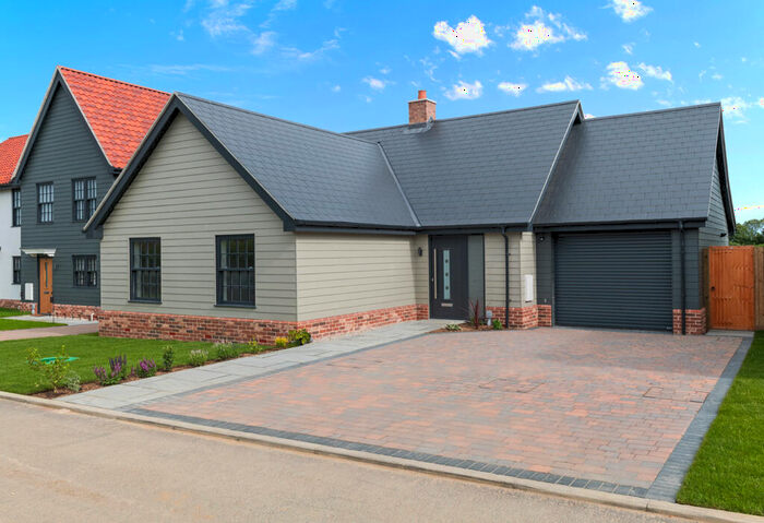 3 Bedroom Detached Bungalow For Sale In Caird Field Henley Ipswich, IP6
