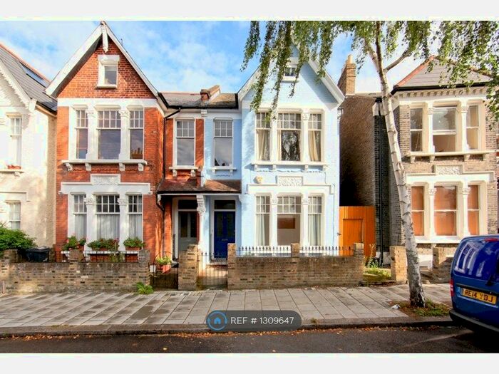 2 Bedroom Flat To Rent In Ground Floor, London SW2