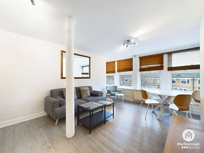 2 Bedroom Property To Rent In Bethnal Green Road, Bethnal Green, London, E2