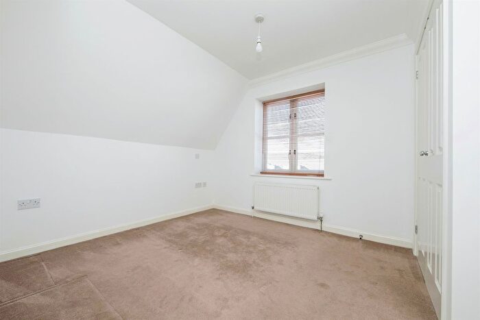 2 Bedroom Flat For Sale In Magdalen Street, Colchester, CO1