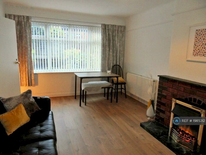 3 Bedroom Semi-Detached House To Rent In Lancaster Road, Salford, M6
