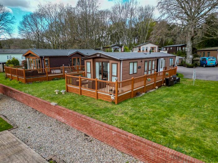 2 Bedroom Property For Sale In Lave View, Haveringland, Norwich, NR10