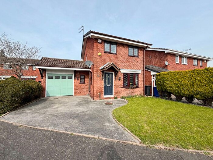 3 Bedroom Detached House For Sale In Broomehill Close, Amblecote, Brierley Hill, DY5